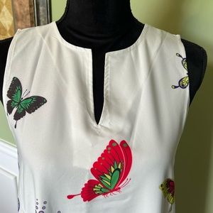 Floral Butterfly Print Pocket Detail Casual Dress
Size Medium